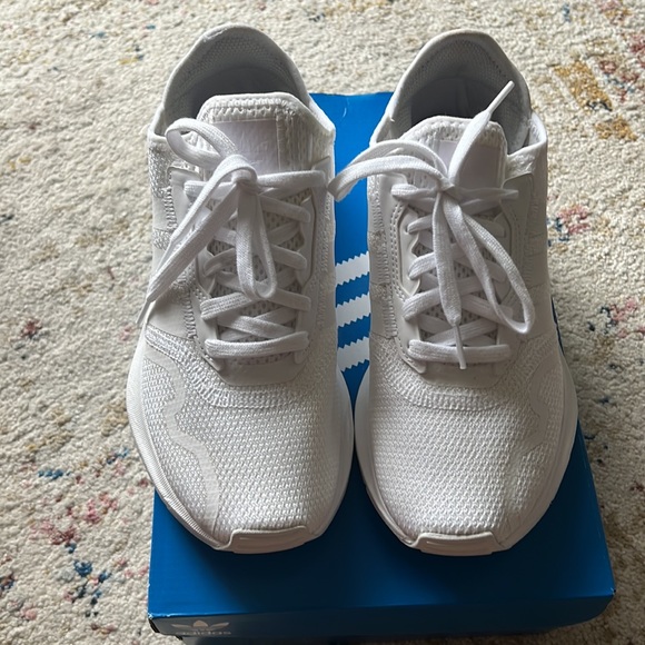 Adidas Swift Run 🤍 SZ 7 Big Kid - Picture 5 of 13